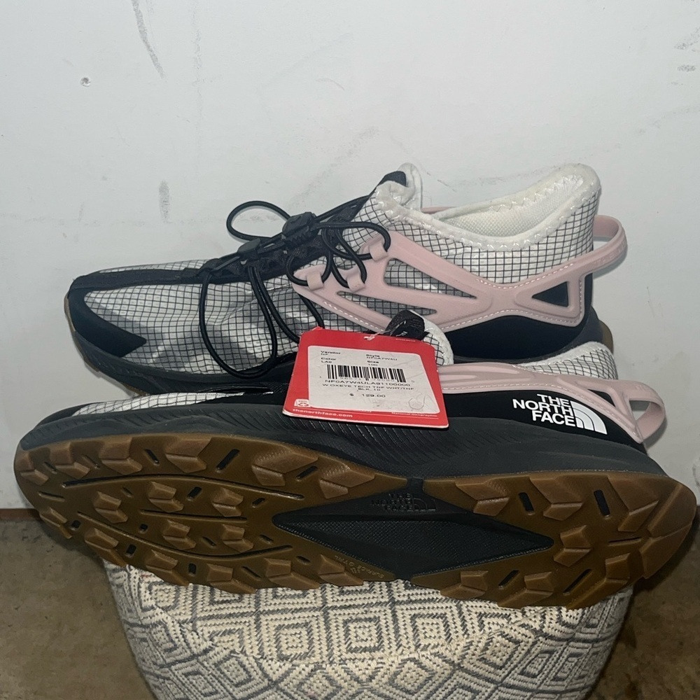 NWT The North Face Women's Oxeye Tech Hiking Sneakers Size 10 - Picture 4 of 7